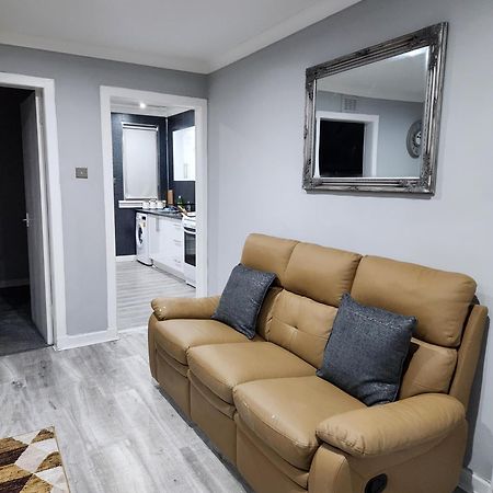 Fm Homes & Apartments 3 Bedroom Motherwell Esterno foto