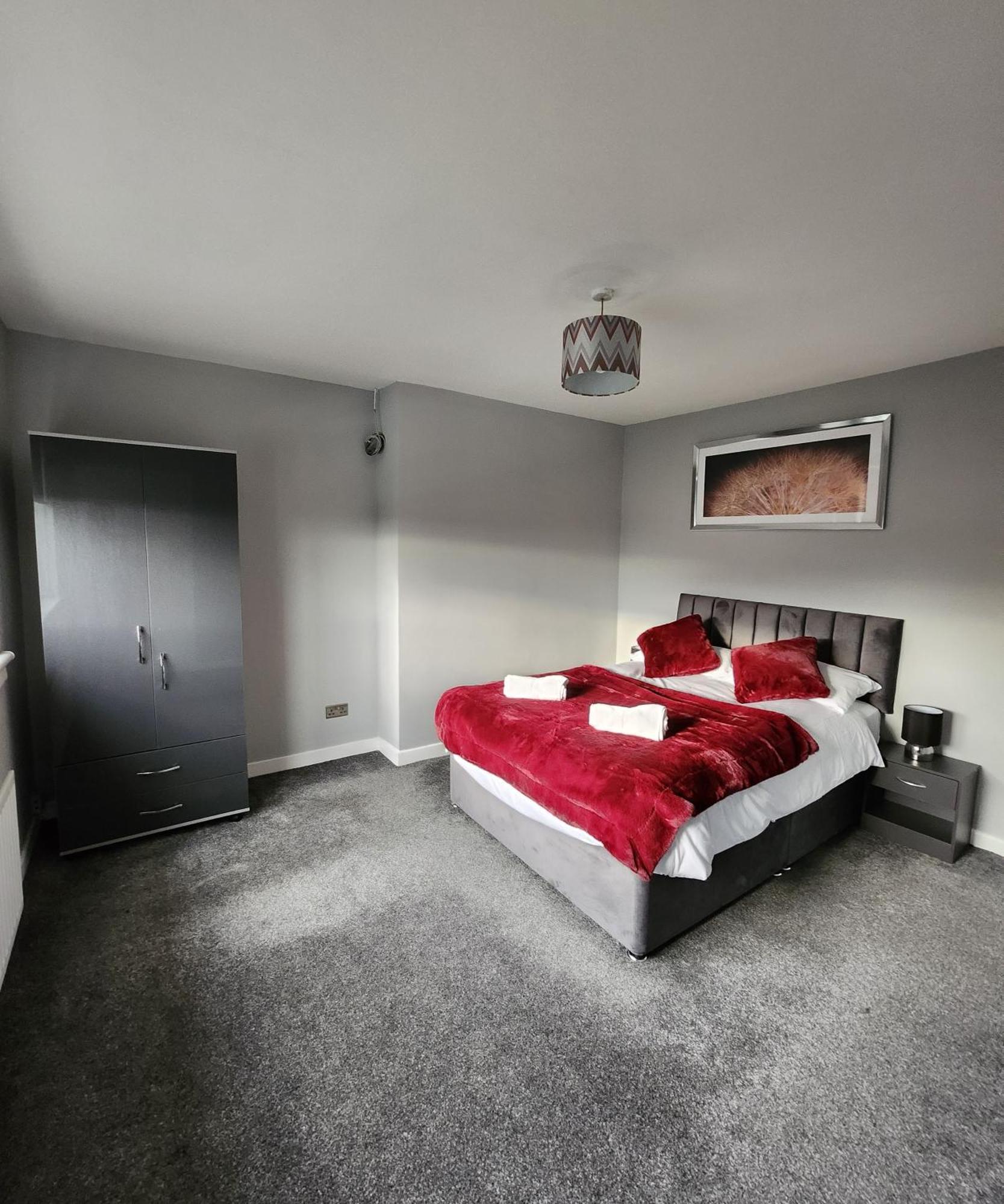 Fm Homes & Apartments 3 Bedroom Motherwell Esterno foto